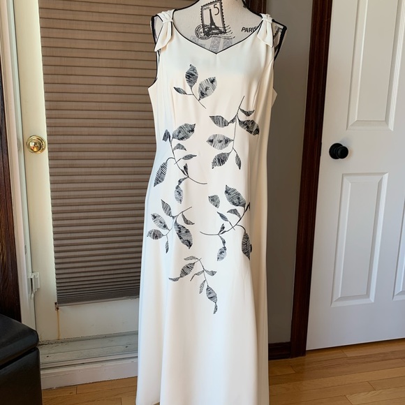 Jacques Vert Special Occasions Dress - Picture 2 of 6